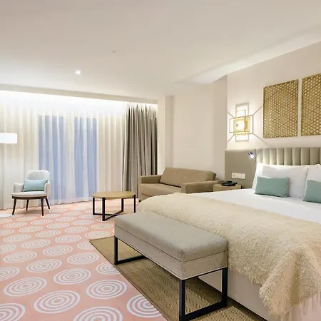 Boutique Luna Centro Hotel 4*